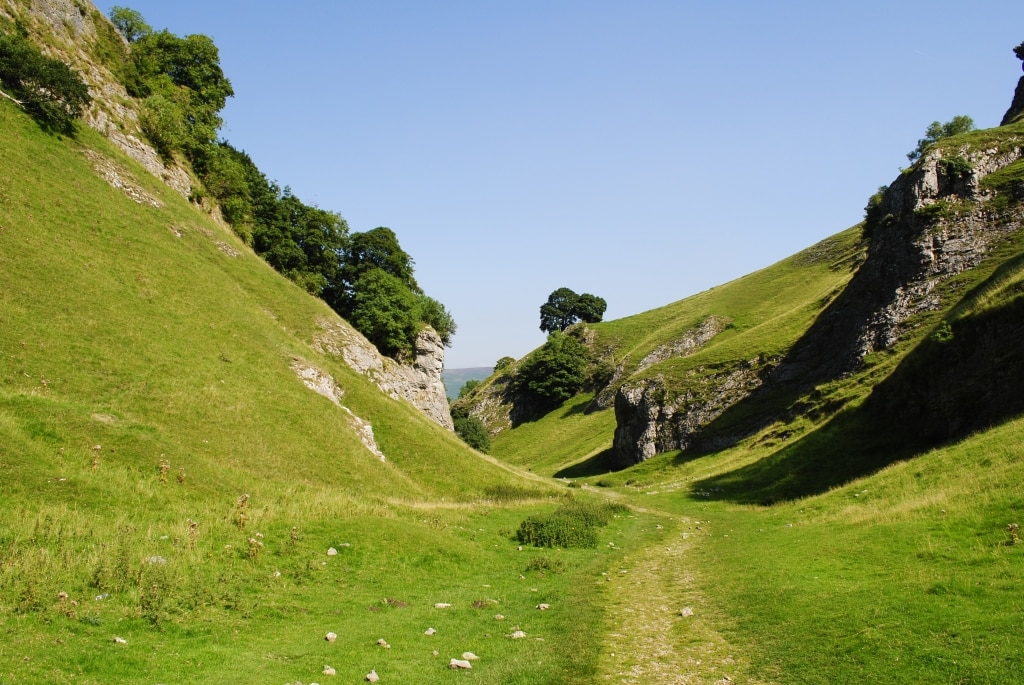 A grassy valley in Hope Valley, Derbyshire.