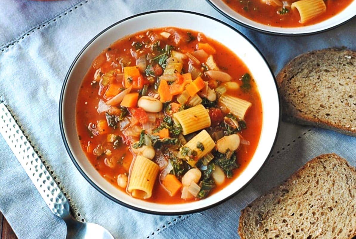 Pasta e Fagioli Soup (Pasta and Bean Soup) - Hungry Healthy Happy