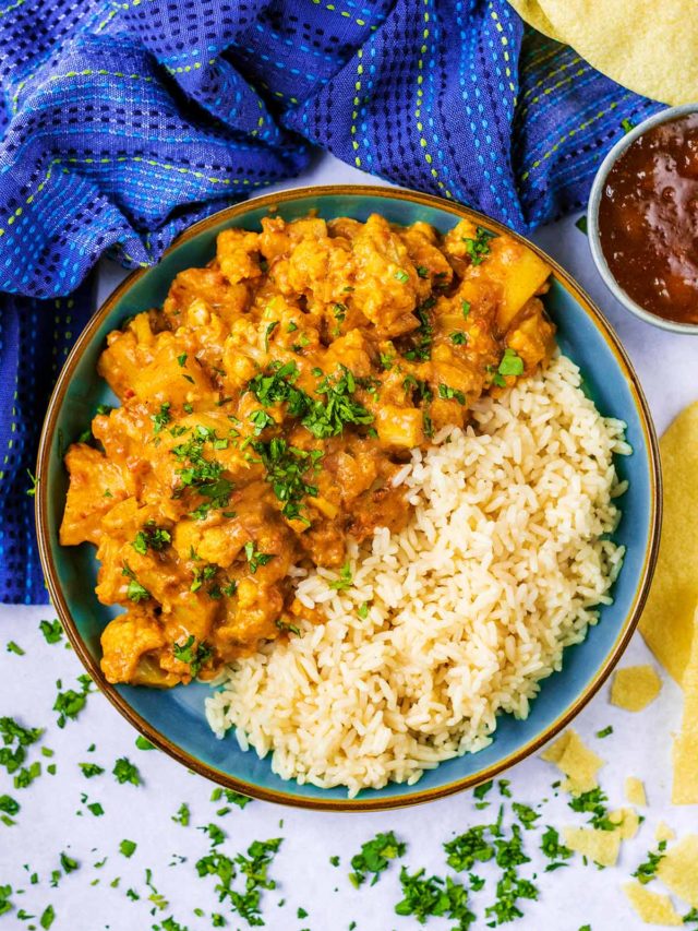 Cauliflower and Potato Curry - Hungry Healthy Happy