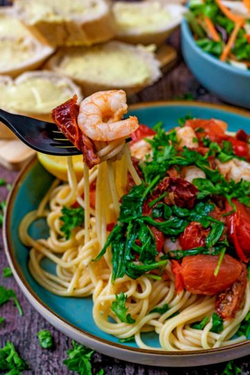 Garlic Prawn Spaghetti - Hungry Healthy Happy