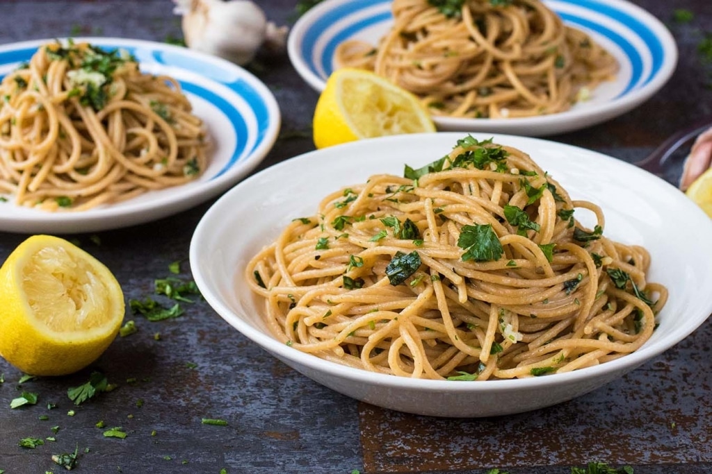 15 Minute Garlic and Herb Spaghetti - Hungry Healthy Happy