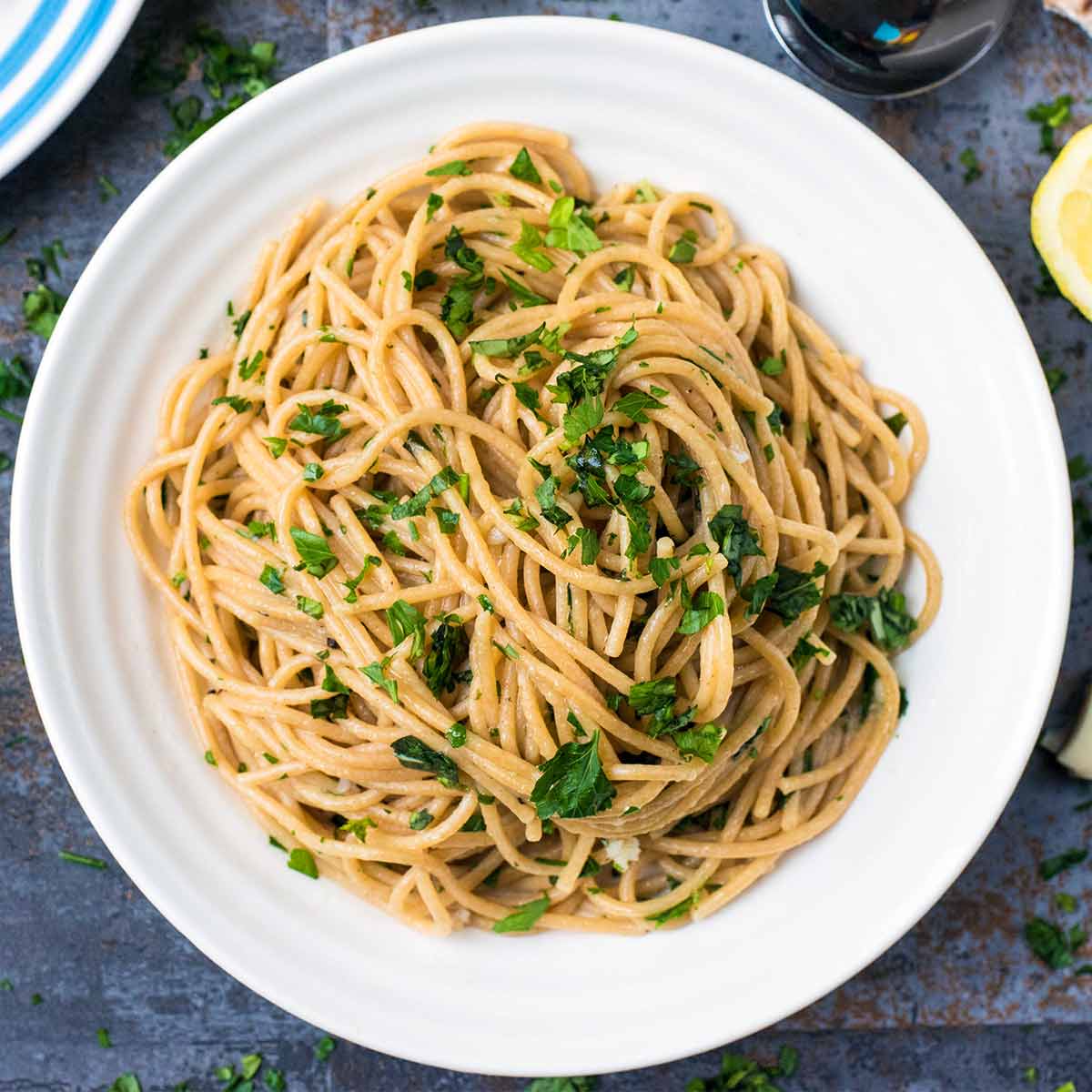 15 Minute Garlic and Herb Spaghetti
