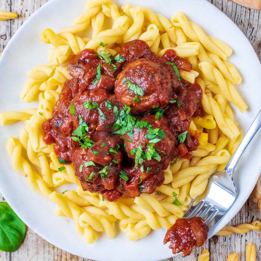 Slow Cooker Beef Goulash - Hungry Healthy Happy