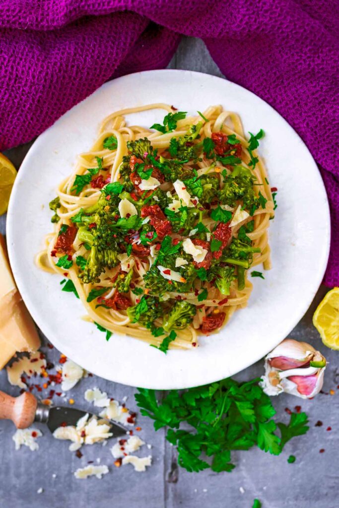 Quick Broccoli Pasta - Hungry Healthy Happy