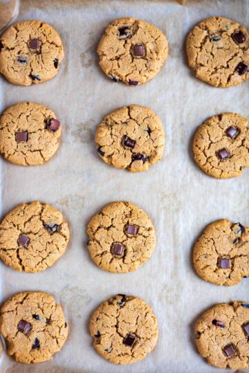 Almond Butter Cookies - Hungry Healthy Happy
