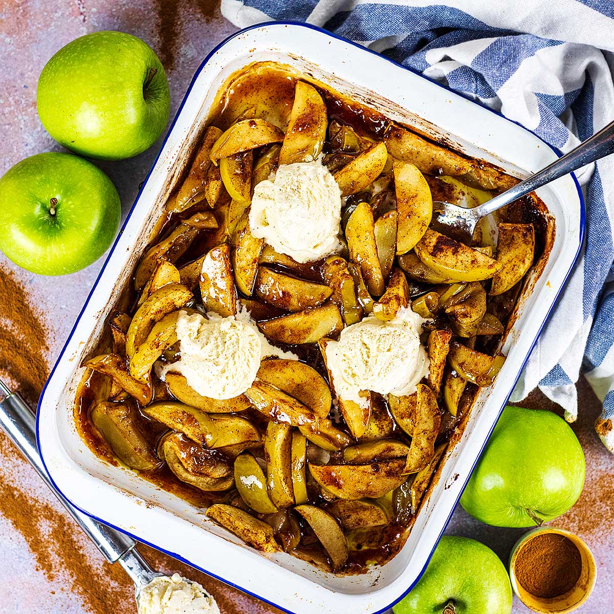 https://hungryhealthyhappy.com/wp-content/uploads/2020/10/Baked-Apples-featured-b.jpg