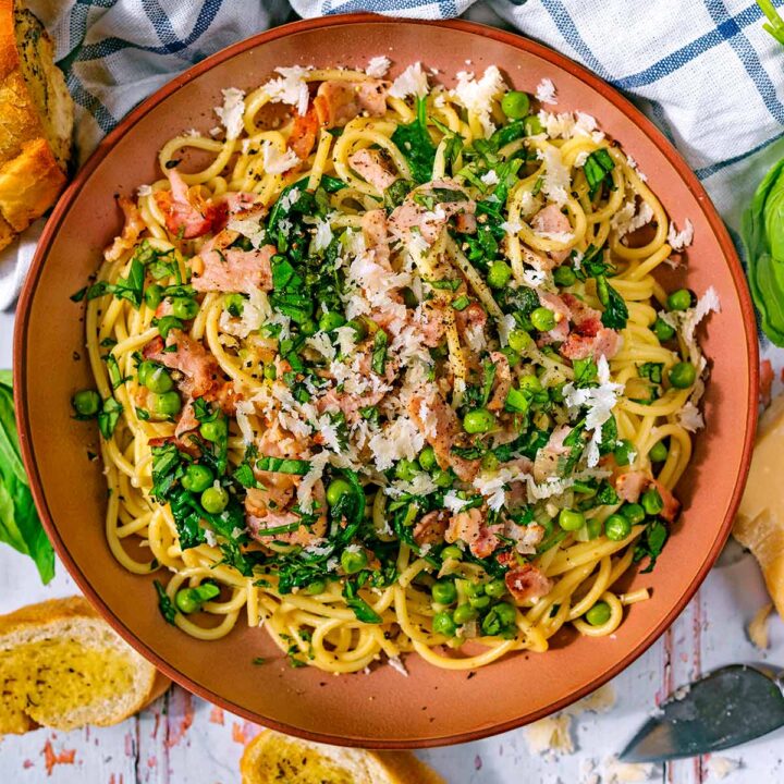 Creamy Chicken Spinach Pasta - Hungry Healthy Happy