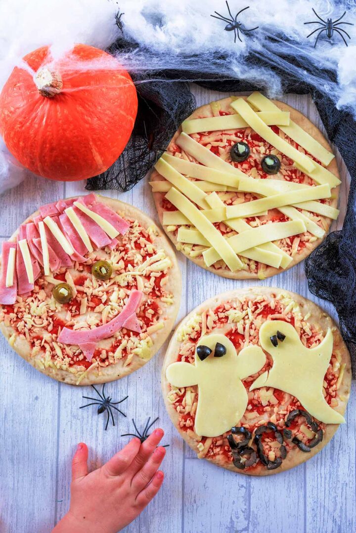 Easy Halloween Pizzas - Hungry Healthy Happy