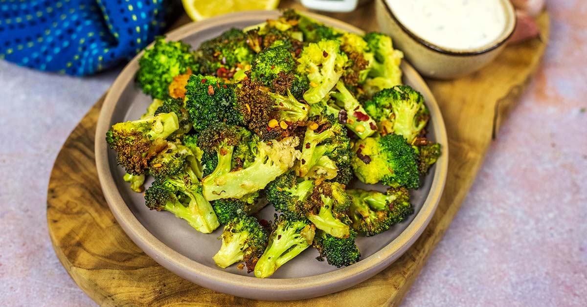 https://hungryhealthyhappy.com/wp-content/uploads/2021/02/Crispy-Air-Fryer-Broccoli-social.jpg