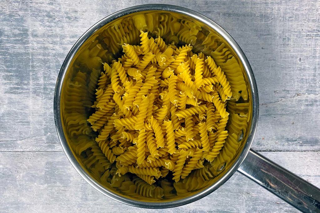 Cheesy Broccoli Pasta Bake - Hungry Healthy Happy