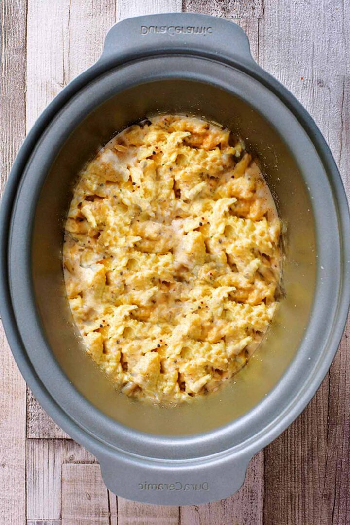 Slow Cooker Mac and Cheese - Hungry Healthy Happy