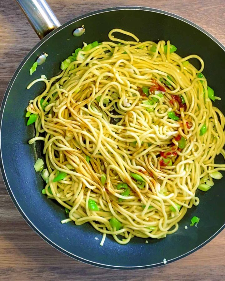 Soy Sauce Noodles (Easy Noodle Sauce) - Hungry Healthy Happy