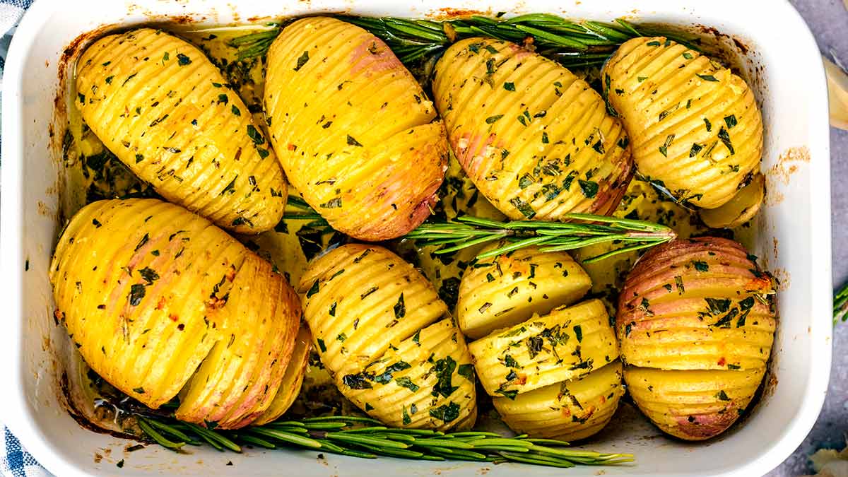 Easy Hasselback Potatoes - Hungry Healthy Happy