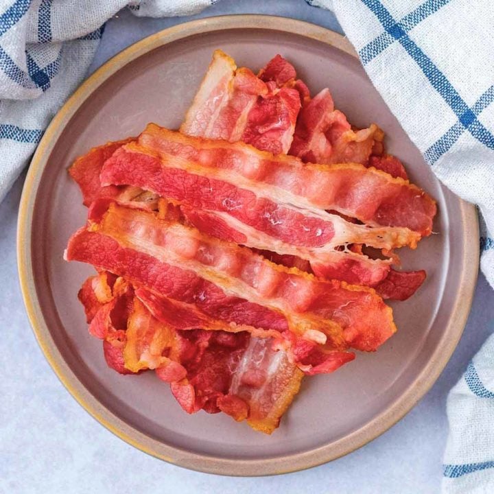 How to Microwave Bacon - Hungry Healthy Happy