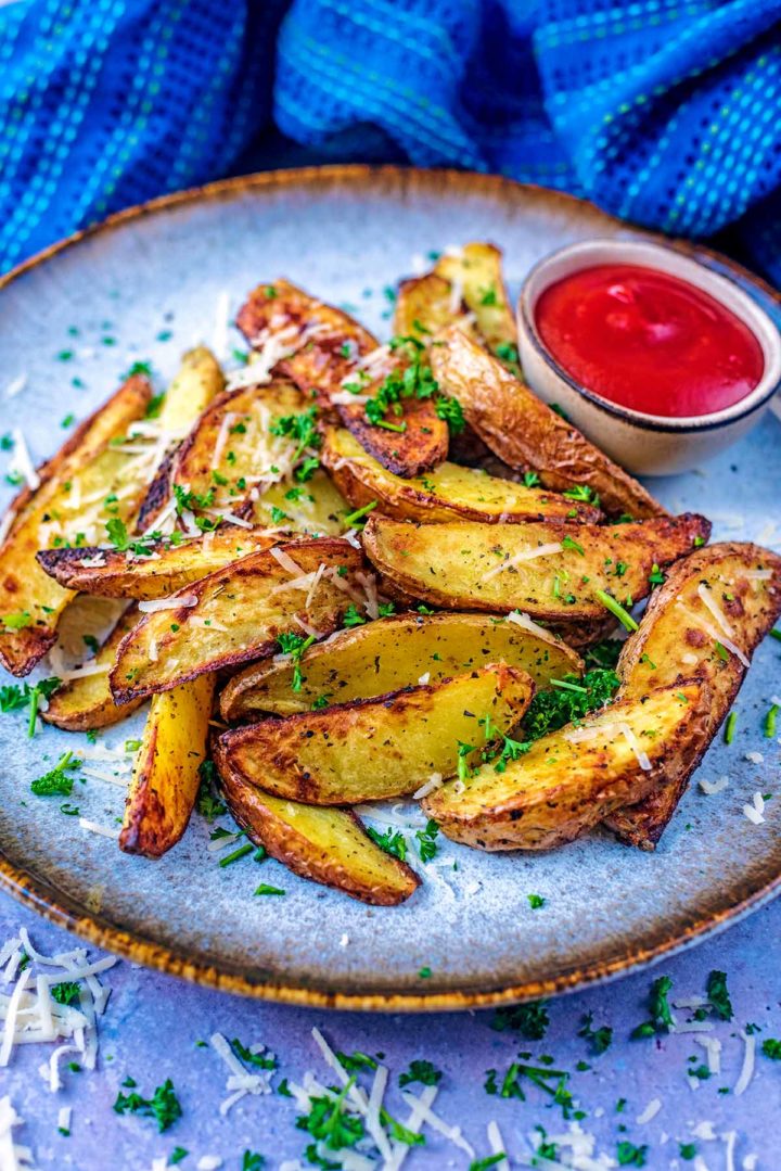 Air Fryer Potato Wedges - Hungry Healthy Happy