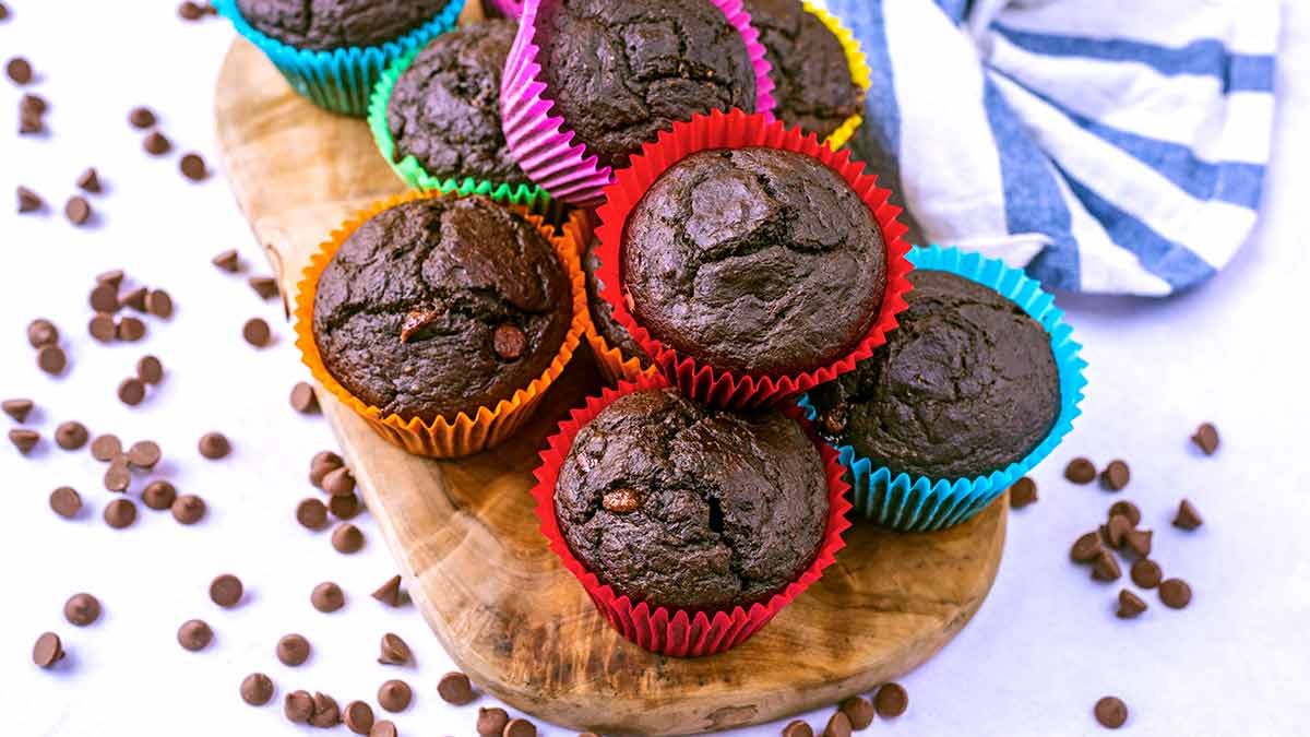 Healthy Chocolate Muffins (with veggies!) Hungry Healthy Happy