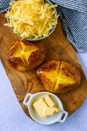 Air Fryer Jacket Potato - Hungry Healthy Happy