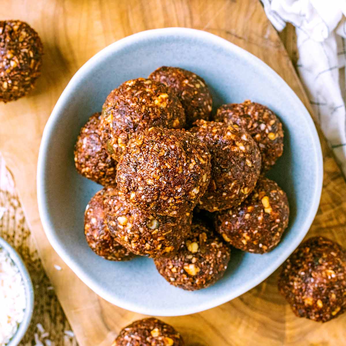 No Bake Chocolate Energy Balls-image
