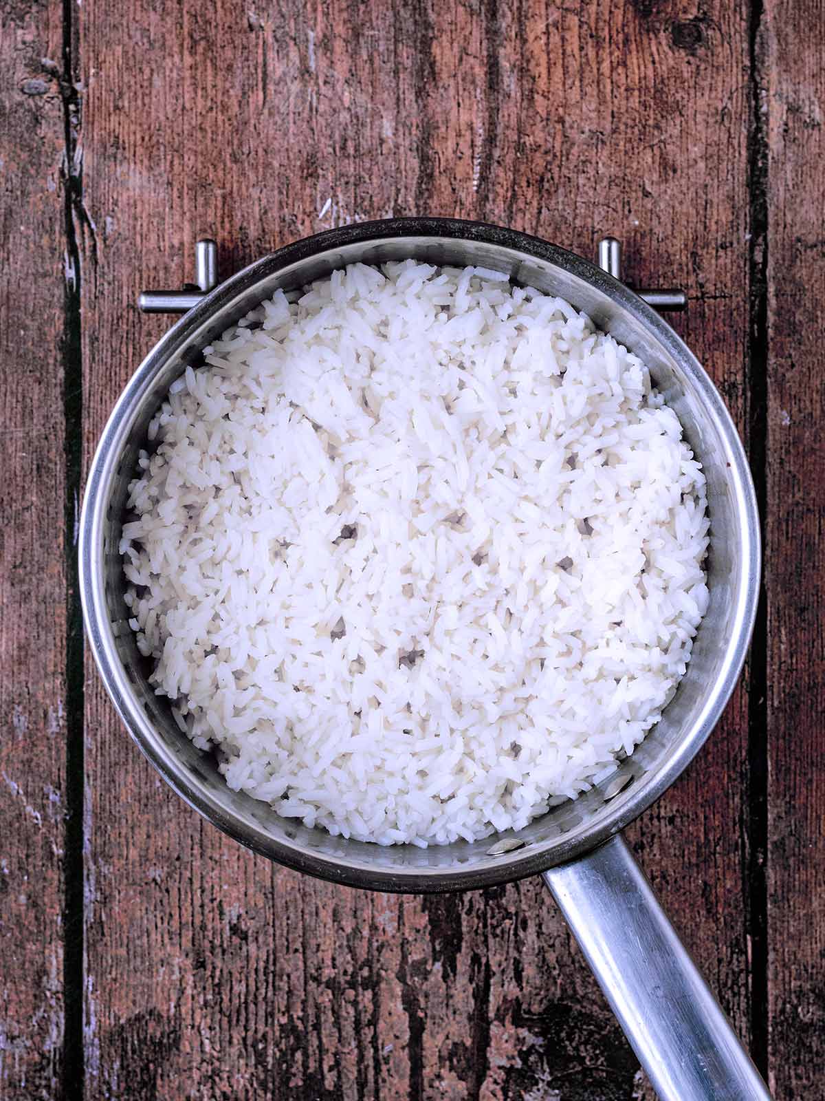 Cooked rice in a saucepan.