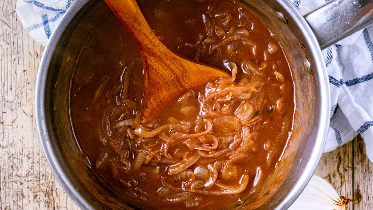 Easy Rich Onion Gravy Recipe