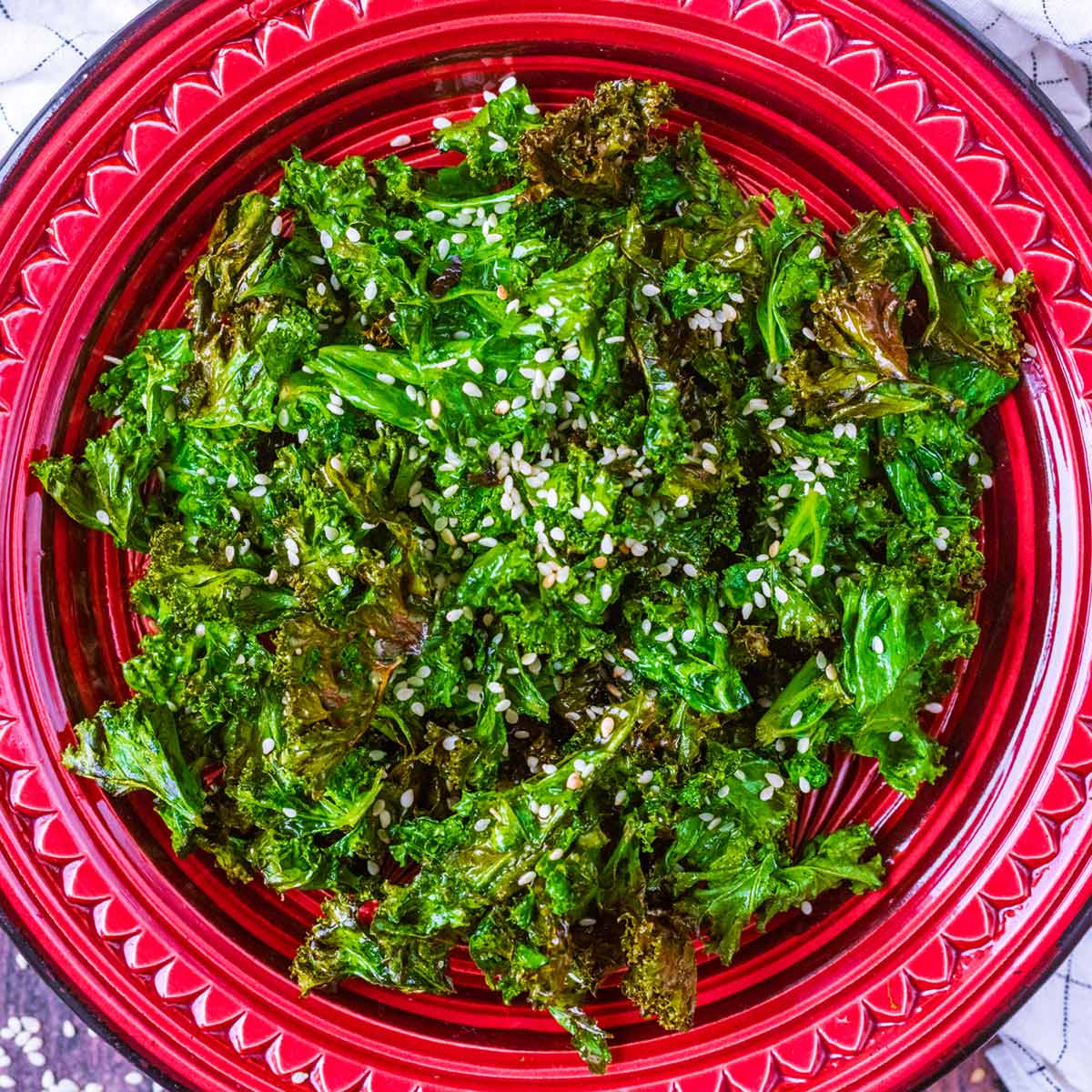 https://hungryhealthyhappy.com/wp-content/uploads/2023/02/air-fryer-kale-featured.jpg