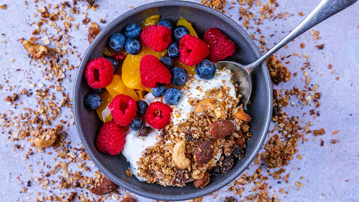 Low Sugar Granola - Hungry Healthy Happy