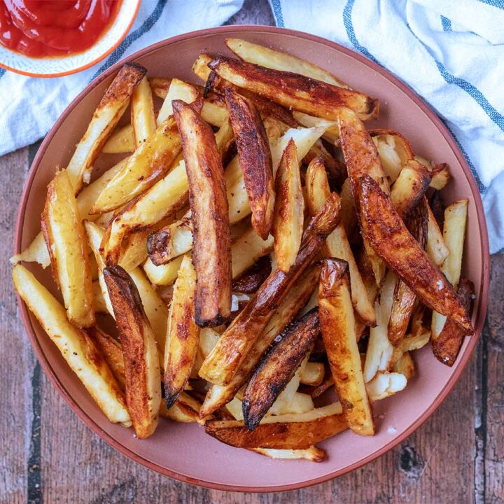 Easy Homemade Oven Chips - Hungry Healthy Happy