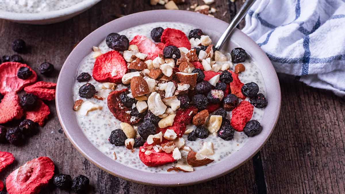 Greek Yogurt Chia Pudding - Hungry Healthy Happy