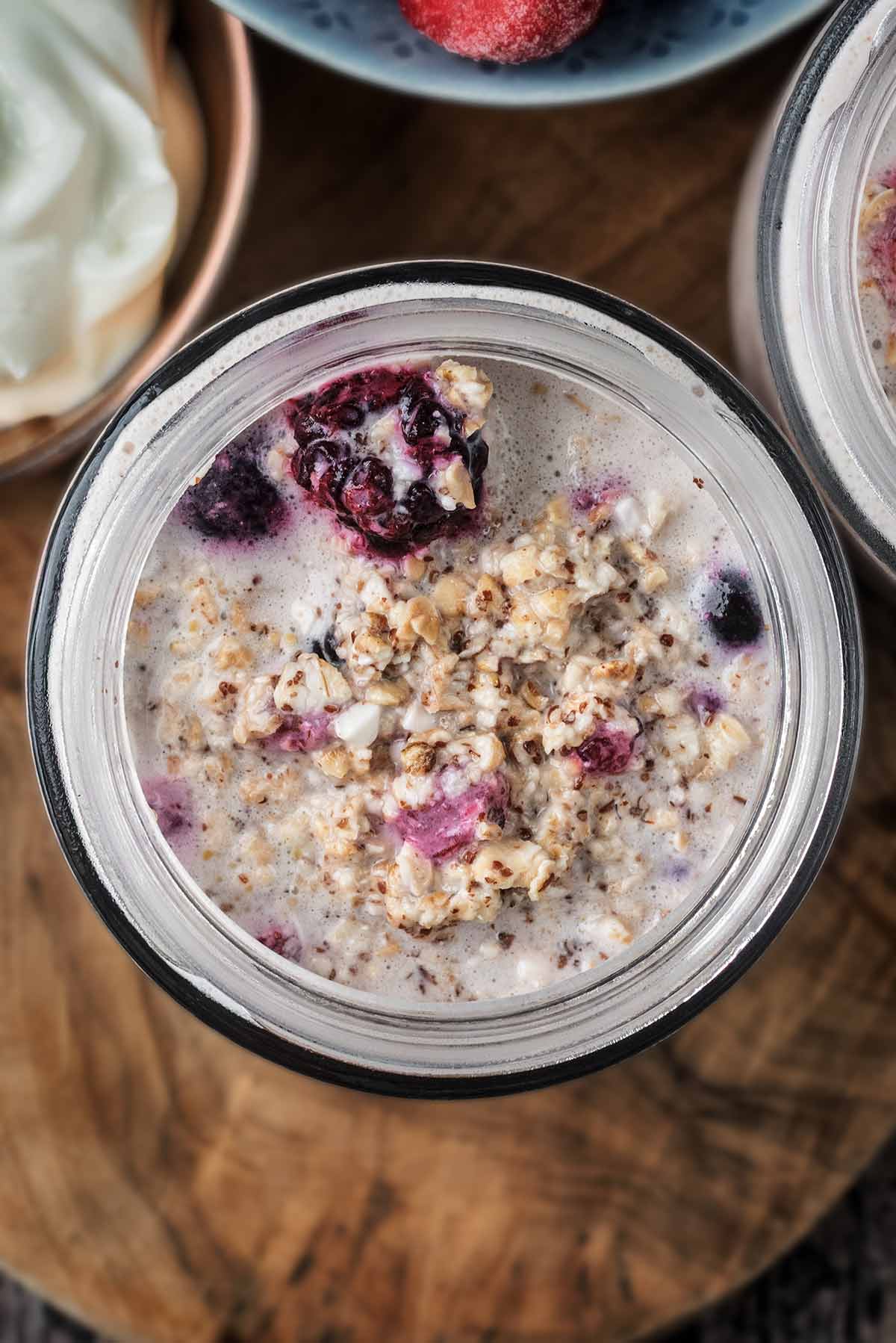 A jar of overnight oats as viewed from above.