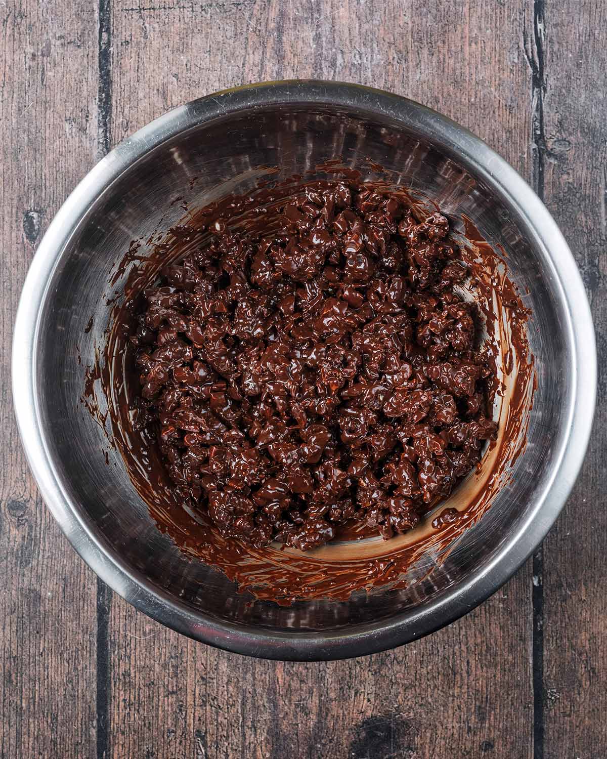 The dry ingredients mixed with melted chocolate.