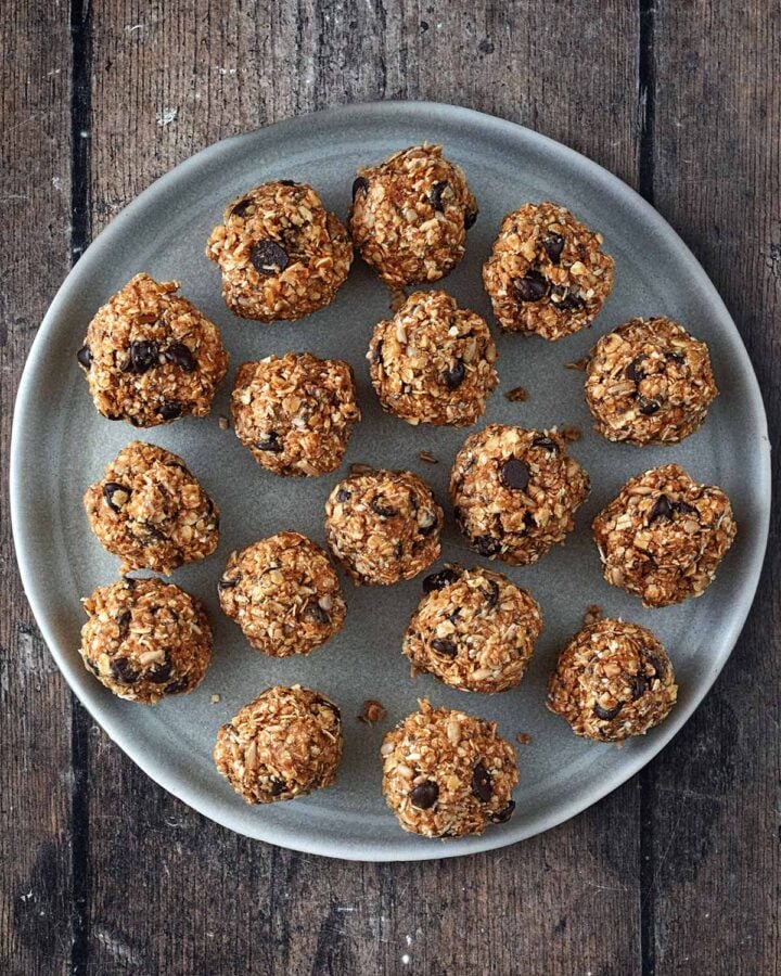 The mixture rolled into balls and put onto a plate.